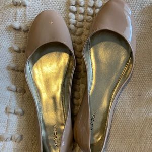 Xhilaration patent nude flats